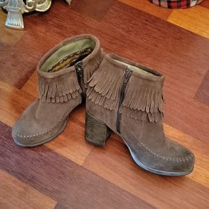Tan Suede Sbicca Boots Moccasin Details 8.5